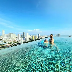 the-first-rooftop-infinity-sky-pool-beacon-executive.penanghotels.org/